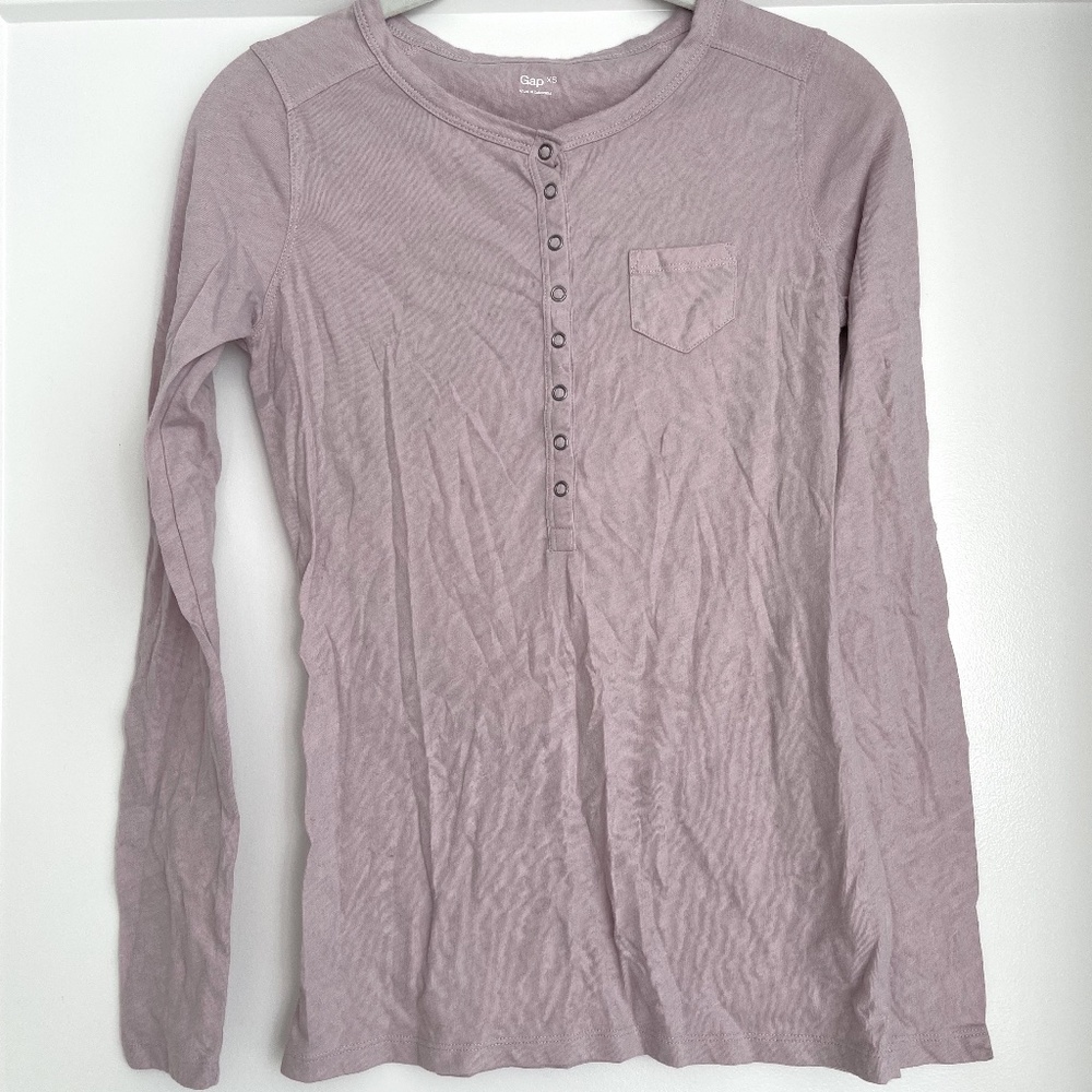 Gap XS Light Pink Long Sleeve 1/2 Snap Shirt